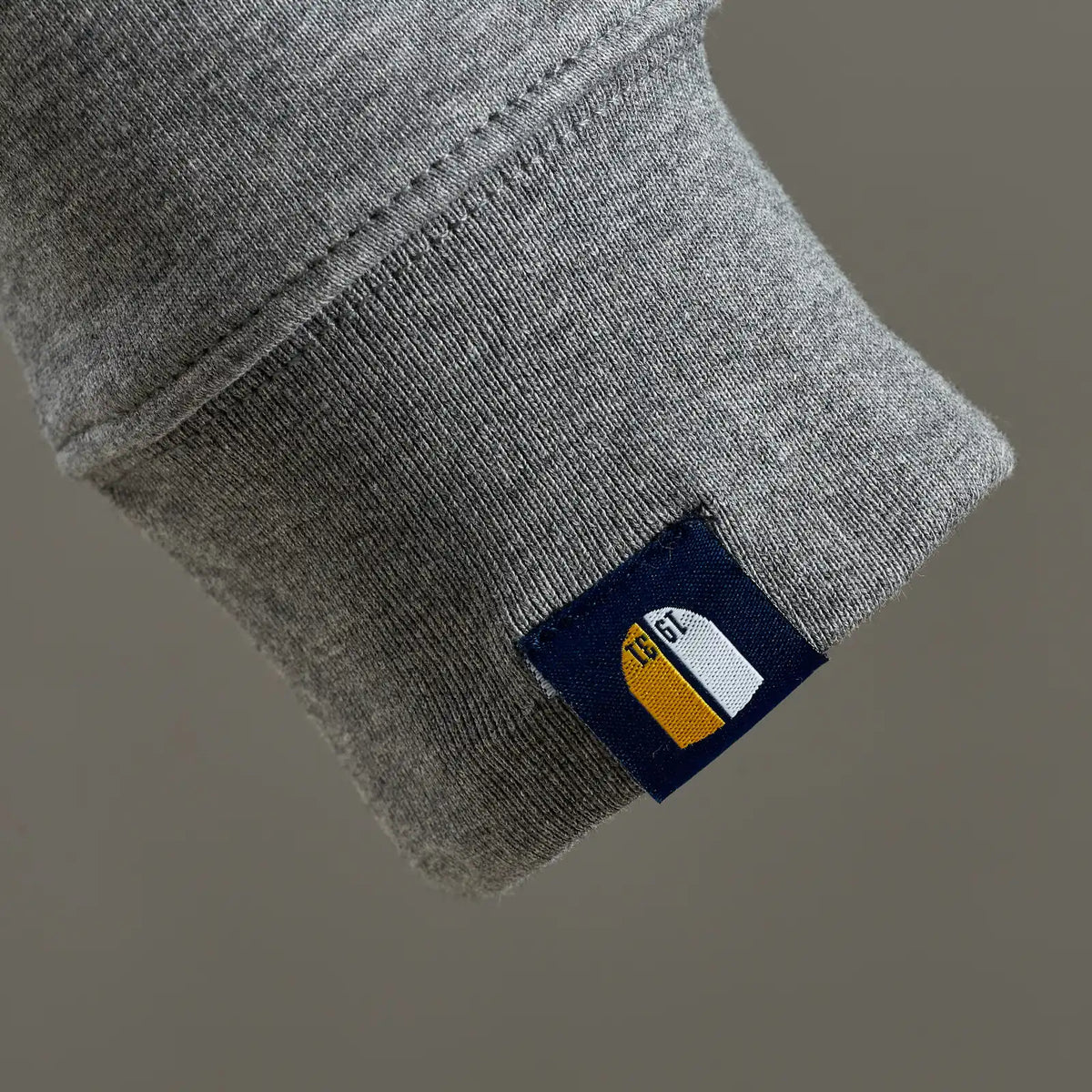 SWEAT CAPUZ CINZA 1931